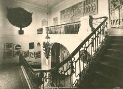 Kunstpalast, der Treppenaufgang im nördlichen Risalit, Foto Otto Renard, 1902