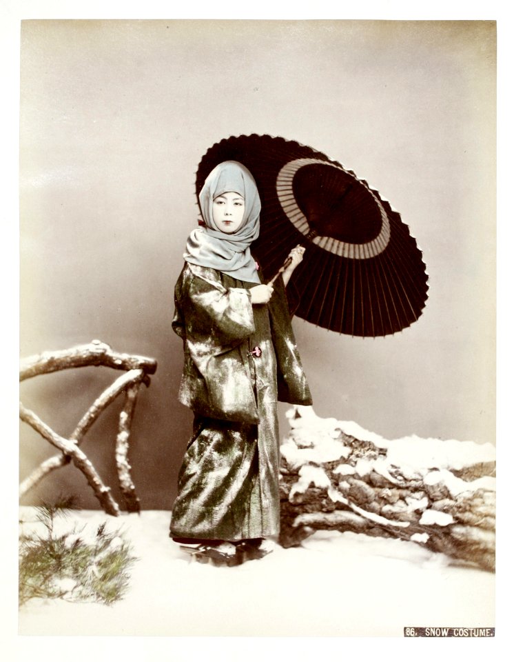 Kusakabe Kimbei - 86 Snow costume