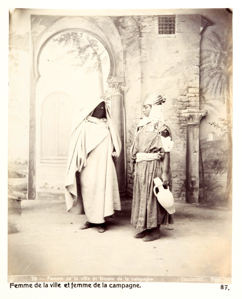 Kvinna från staden och kvinna från landet, Tunisien, 1800-tal - Hallwylska museet - 107954
