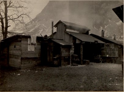 Küchen im Barackenlager Za Otoke, aufgenommen am 21.IV.1916 (BildID 15473458)