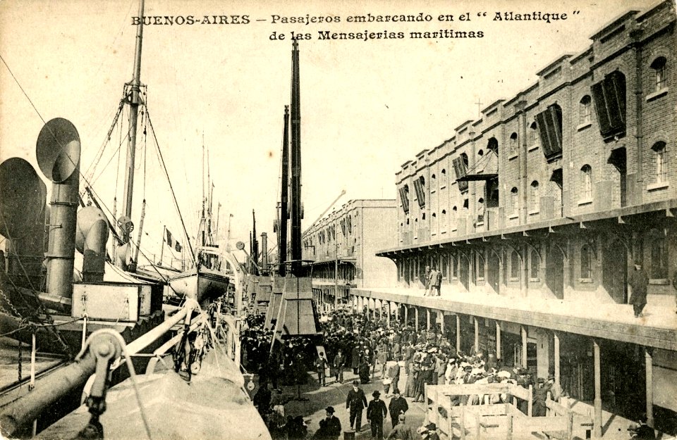 L'Atlantique des Messageries Maritimes à Buenos Aires c. 1910