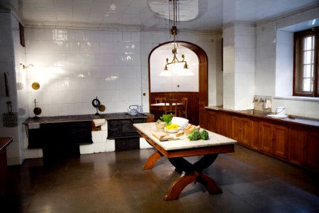 Kök-Miljö mot spis och valv. Utställningen Smak av svunnen tid år 2007 - Hallwylska museet - 86336