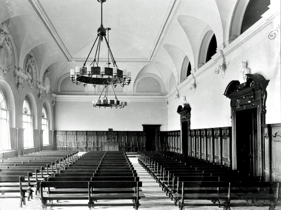 Königin-Carola-Gymnasium Aula