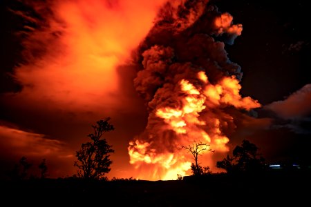 Kīlauea volcano eruption 20201220 photo