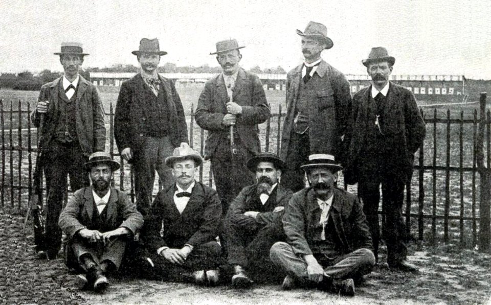L'équipe de tir suisse aux Jeux Olympiques de 1900, championne par équipe au révolver et aux armes libres