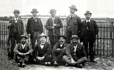 L'équipe de tir suisse aux Jeux Olympiques de 1900, championne par équipe au révolver et aux armes libres