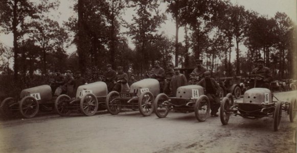L'équipe Brasier au kilomère de Dourdan 1903 (C. H. Brasier n°73)