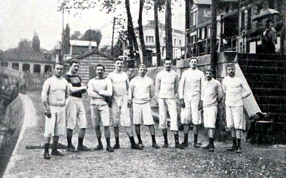 L'équipe française du Rowing-Club Paris en 1899, en préparation pour les Jeux Olympiques (mai)