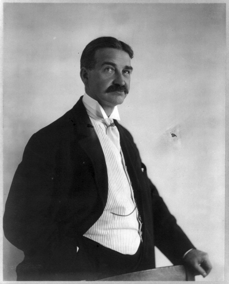 L. Frank Baum, half length portrait LCCN2016645007
