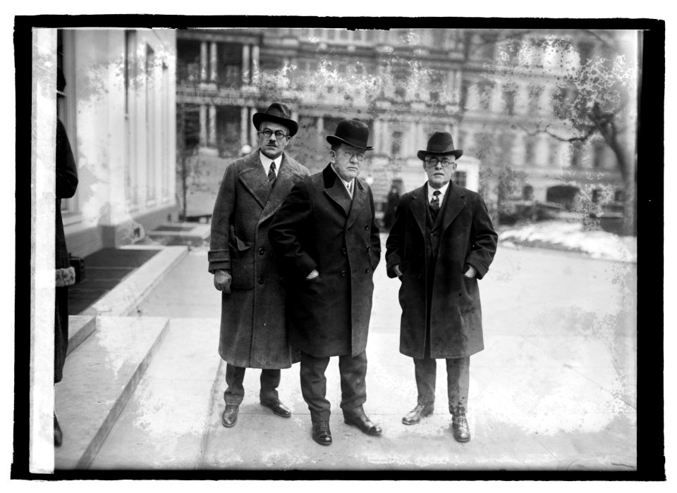 L.D. Mathews, Frank L. Packard, Geo. E. Sweeney, 1-18-22 LCCN2016845981