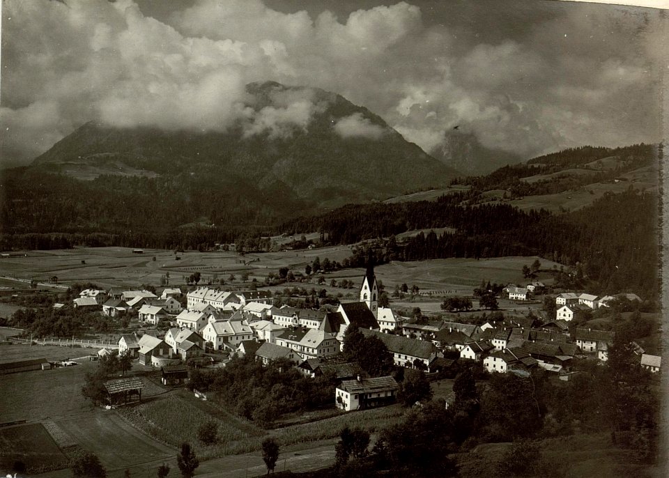 Kötschach mit der Mauthner Alpe.Aufgenommen, am 12.September 15. Standpunkt, 1000 Schritte südlich Kote 988. (BildID 15462302)