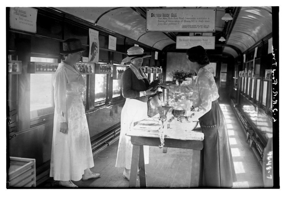 L.I.R.R. Food Train LCCN2014707383