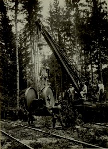 Küsten Haubitzen L-15, Batterie 3, Stellung im Lesachtal. Postament freihängend. Aufgenommen am 15. August 1916. (BildID 15480132)