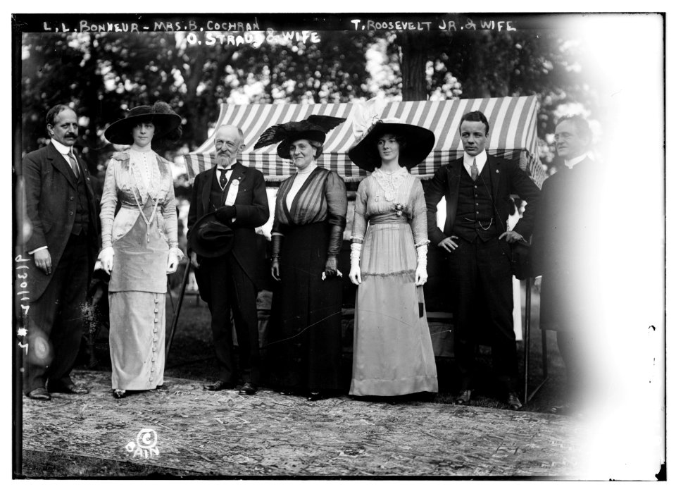 L.L. Bonheur, Mrs. B. Cochran (i.e., Cockran), O. Straus & wife, T. Roosevelt, Jr., & wife LCCN2014691288