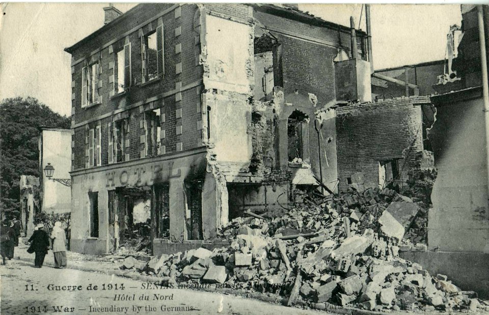 L'H 11 - GUERRE DE 1914 - Senlis incendié par les Allemands - Hotel du Nord