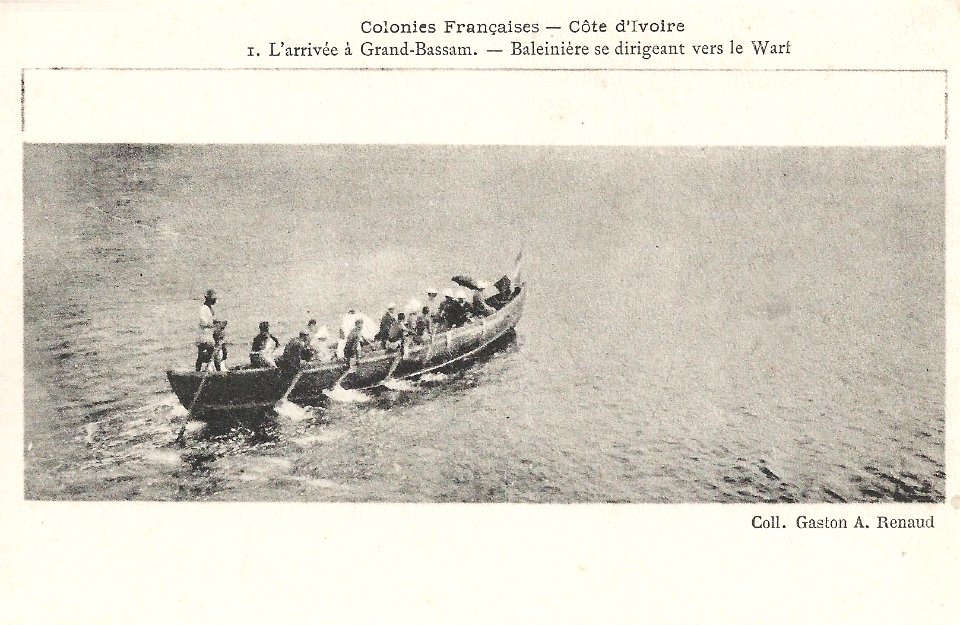 L'arrivée à Grand-Bassam-Baleinière se dirigeant vers le warf (Côte d'Ivoire)