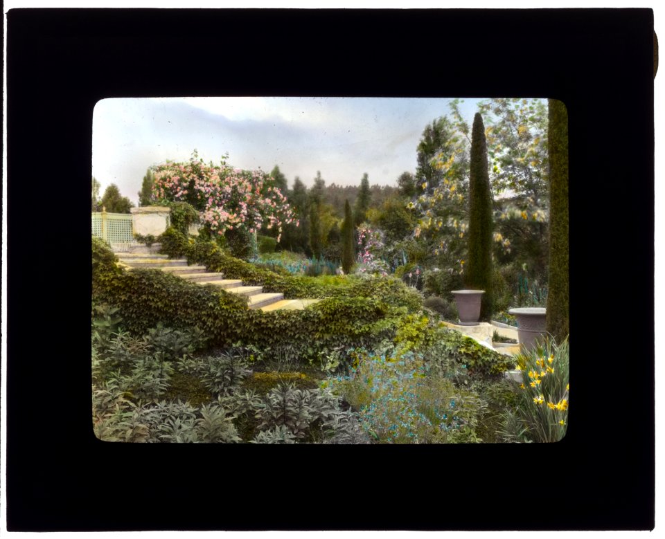 James Kennedy Moffitt house, 86 Sea View Avenue, Piedmont, California. Steps from water terrace LCCN2007684886