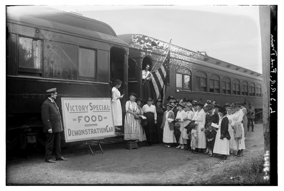 L.I.R.R. Food Train LCCN2014707380
