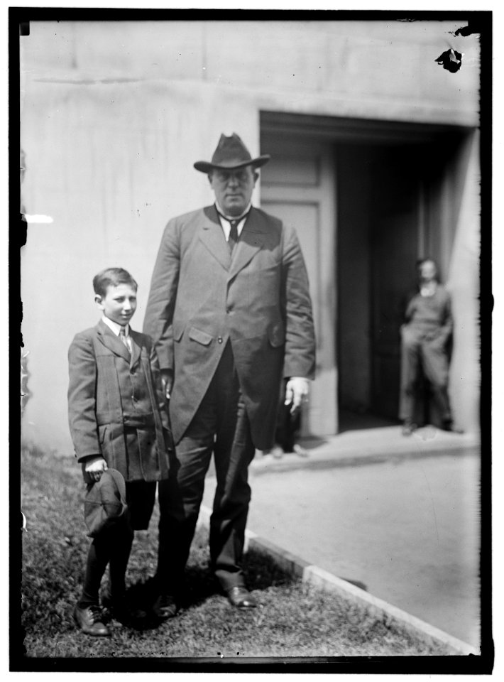 JAMES, OLLIE M. REP. FROM KENTUCKY, 1903-1913; SENATOR, 1913-1918. WITH DOUGLAS E. SEELEY, YOUNGEST SENATE PAGE LCCN2016864619