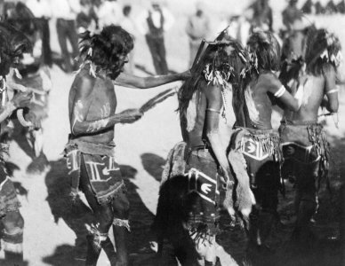 James, G. W. - Schlangentanz der Moki- (Hopi-) Indianer (Zeno Fotografie)