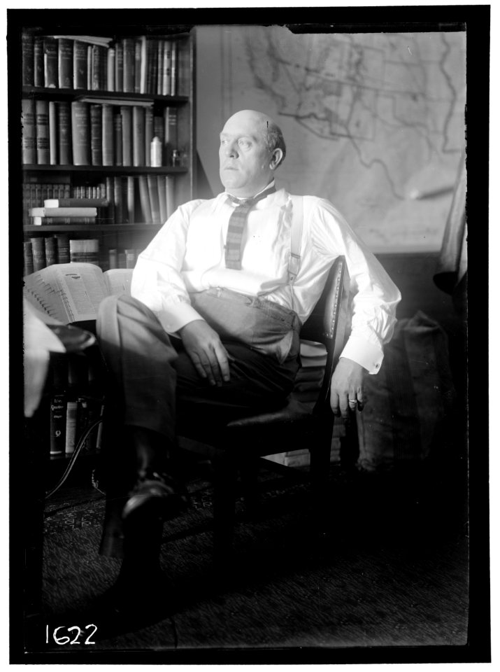JAMES, OLLIE M. REP. FROM KENTUCKY, 1903-1913; SENATOR, 1913-1918. AT DESK LCCN2016863990