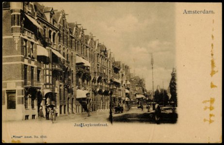 Jan Luijkenstraat tussen de Van der Veldestraat en de Stadhouderskade. Uitgave Vivat, Amsterdam, Afb PRKBB00483000005