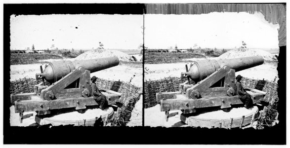 James River, Va. Another Confederate gun emplacement at Howlett House, Trent's Reach LOC cwpb.00025