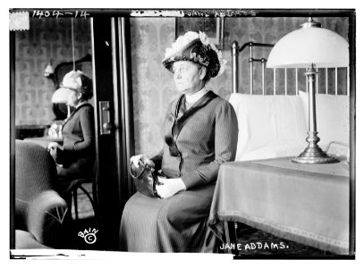 Jane Addams LCCN2014687739