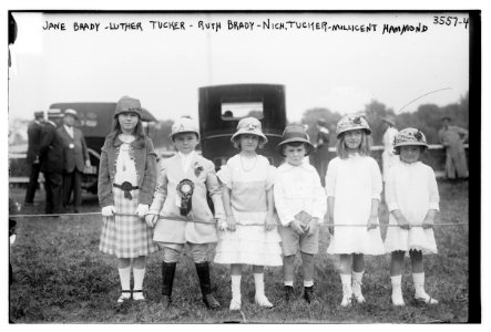 Jane Brady - Luther Tucker - Ruth Brady - Nich. Tucker - Millicent Hammond LCCN2014699564