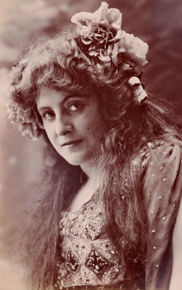 Jane Margyl in Samson et Dalila (cropped)