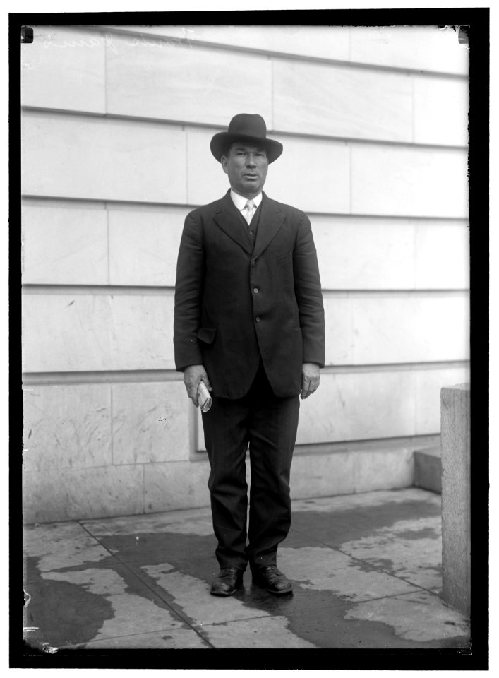 JANIS, FRANK. SIOUX INDIAN ON CAPITOL POLICE FORCE LCCN2016866761