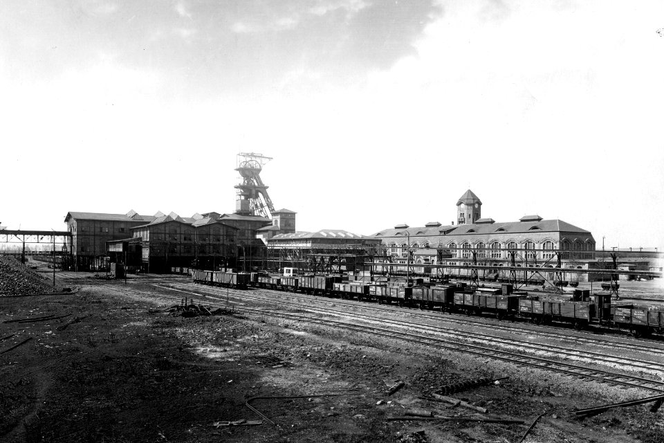 Janów-Nikiszowiec Kopalnia Giesche 3 1 0 8 1274 187859