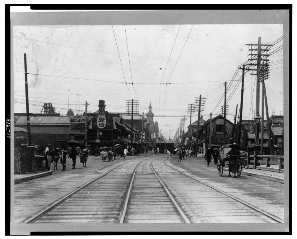 Japan, Tokio (sic), street scenes LCCN00650620