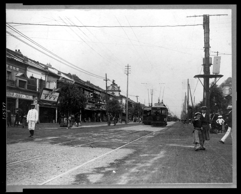 Japan, Tokio (sic), street scenes LCCN00650606