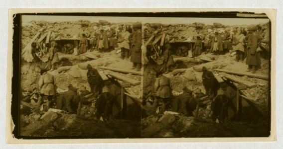 Japanese buried by Russians inside fort - every man entering killed by bayonet - Port Arthur LCCN2005678319