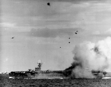 Japanese Mitsubishi A6M kamikaze plane hits USS Suwannee (CVE-27) on 25 October 1944 (NH 71524)