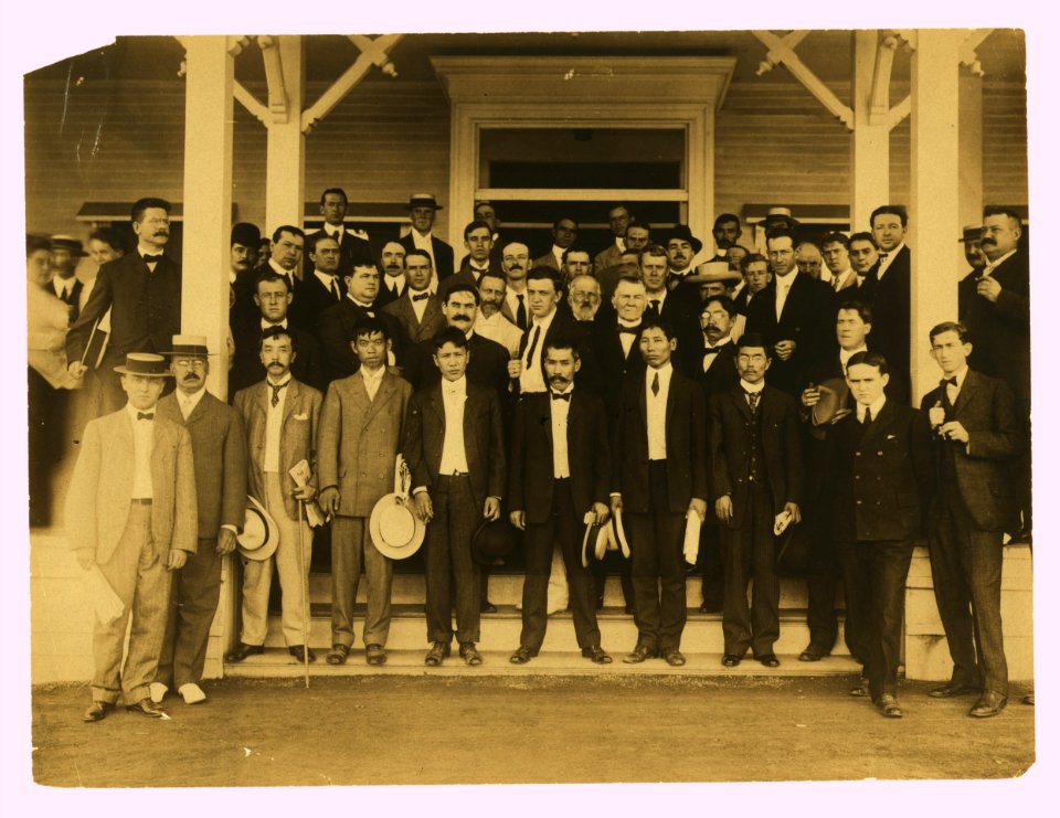 Japanese, Russian, French, German, American and English newspaper correspondents at Portsmouth LCCN95503672