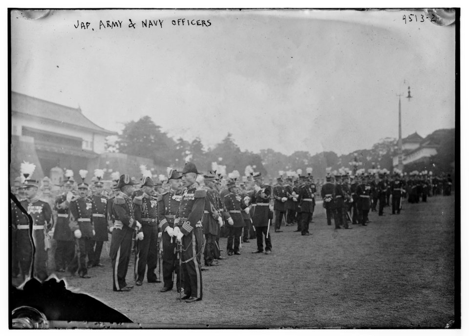 Jap(anese) army & navy officers LCCN2014706482