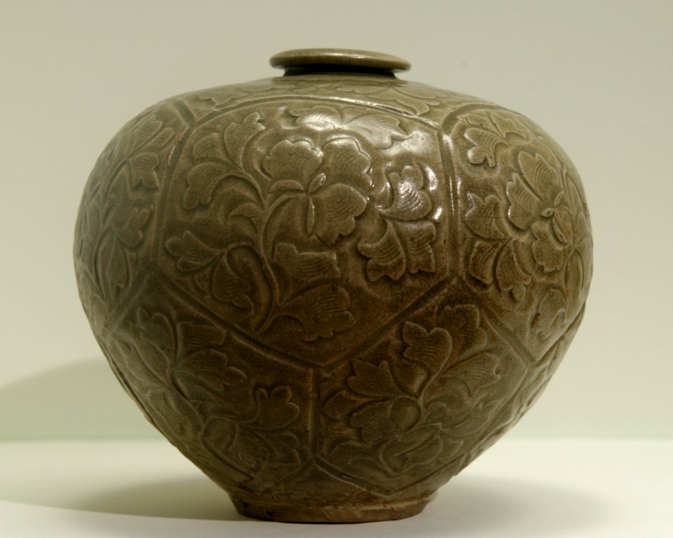 Jar flowers Yaozhou Guimet MA4189