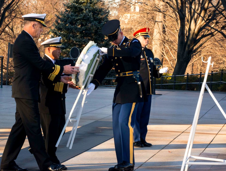 Japan Wreath Laying (15864648690)