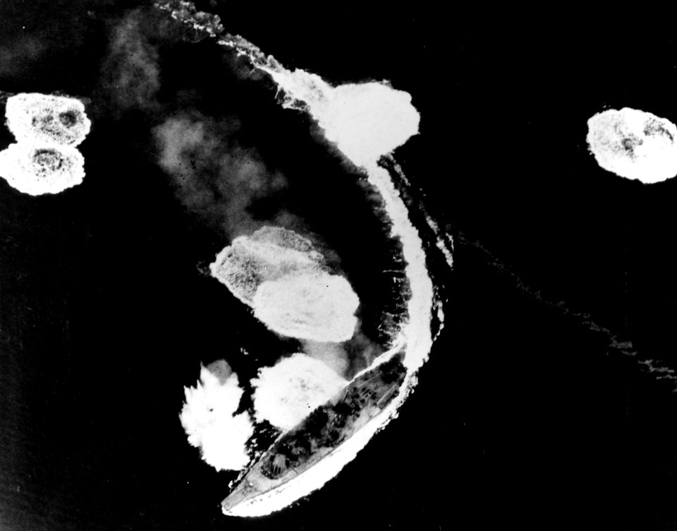 Japanese battleship Yamato under air attack off Kure on 19 March 1945 (80-G-309662)