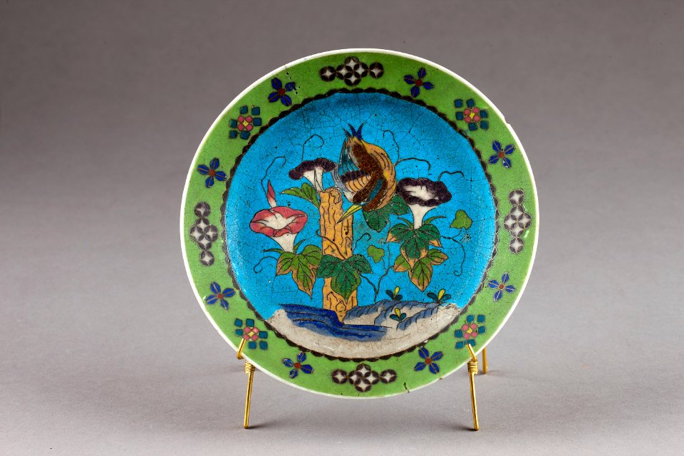 Japansk blommig tallrik från 1800-talets slut - Hallwylska museet - 96040
