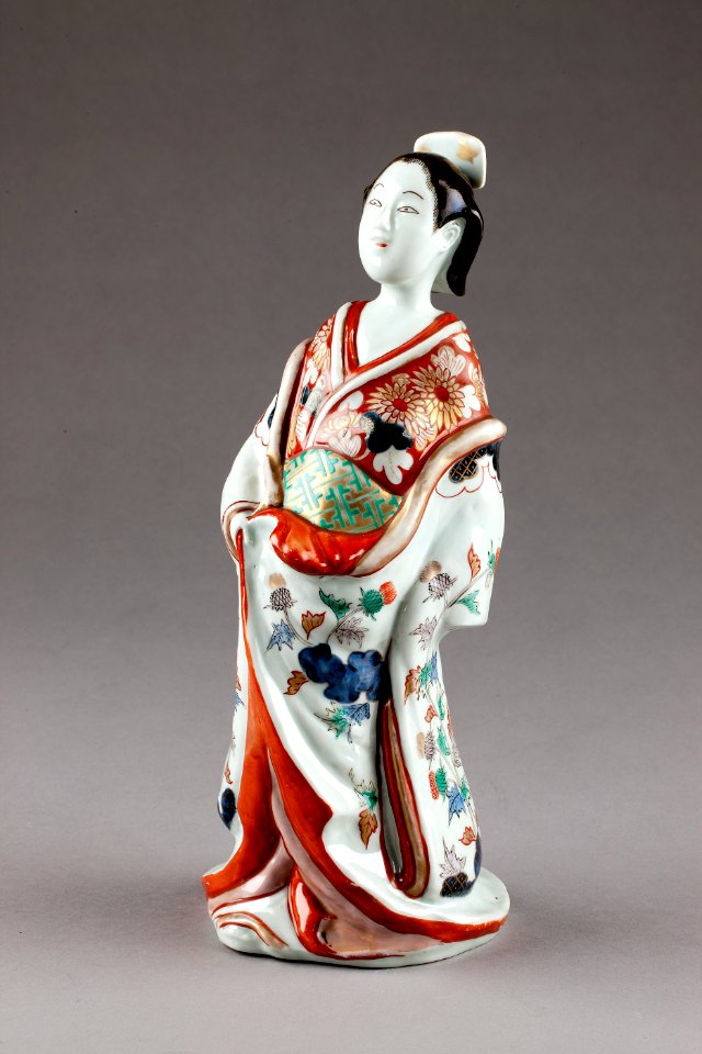 Japansk porslinsfigur från 1700-talet, föreställande hovdam - Hallwylska museet - 96052