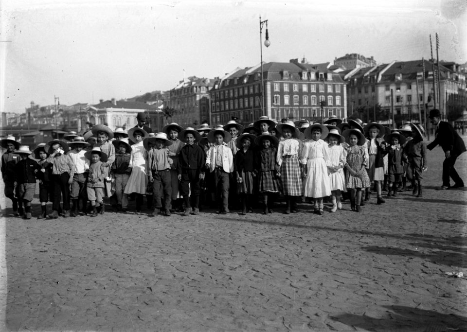 JBN001463 - Crianças da colónia balnear
