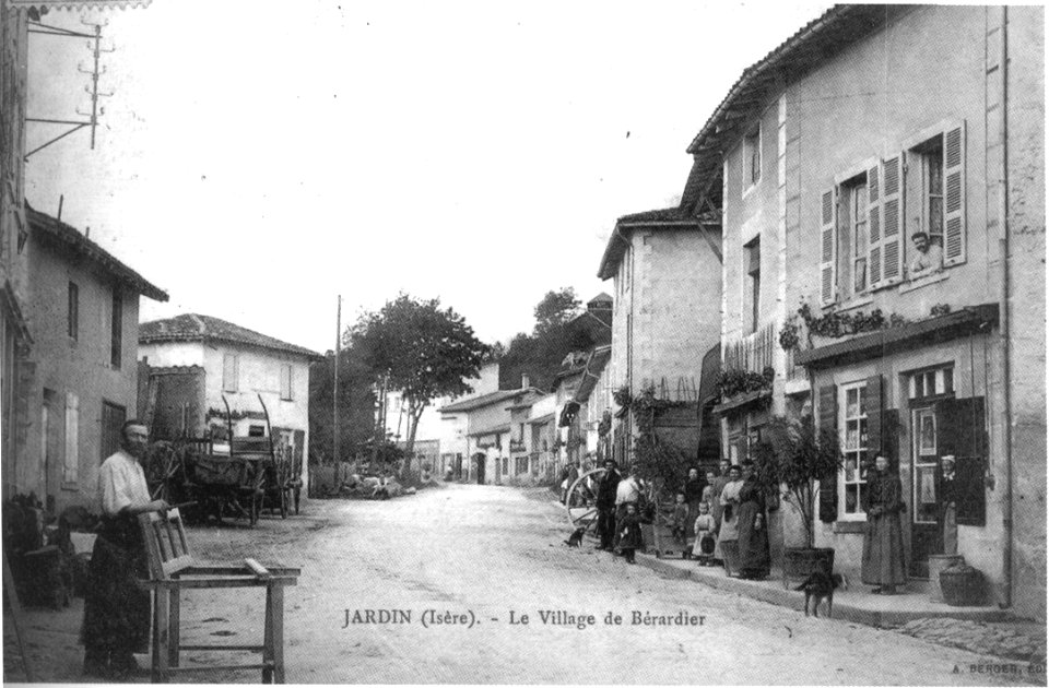 Jardin, le village de Bérardier en 1912, p 109 de L'Isère les 533 communes - A Berger édit