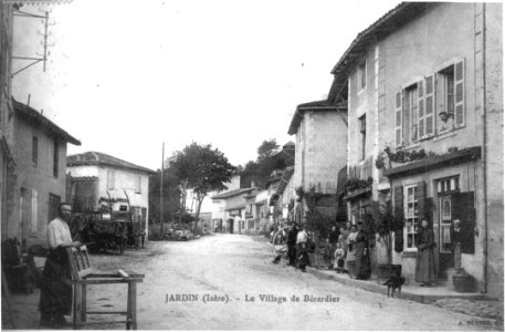 Jardin, le village de Bérardier en 1912, p 109 de L'Isère les 533 communes - A Berger édit photo