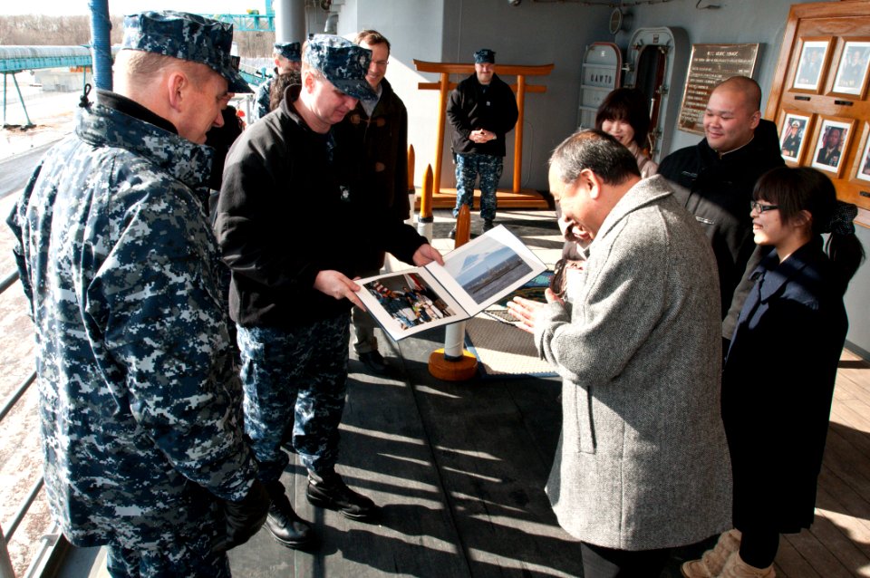 Japanese residents visit USS Blue Ridge 120205-N-II118-005