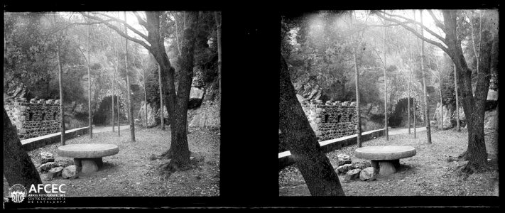 Jardí d'entrada al Santuari de Lurda de la Nou