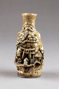 Japansk sakeflaska i stengods - Hallwylska museet - 96001