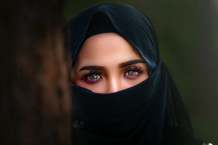 Veil woman eye